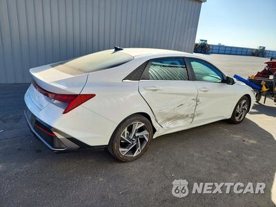 Trzecie zdjęcie samochodu z tyłu: 2025 HYUNDAI ELANTRA LIMITED VIN:KMHLP4DG9SU029768 - miniatura