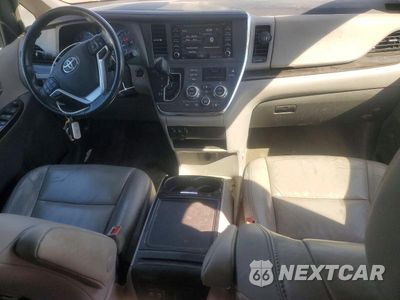 Zdjęcie 8 z 14 samochodu: 2018 TOYOTA SIENNA XLE 8-PASSENGER VIN:5TDYZ3DC5JS936354 - miniatura