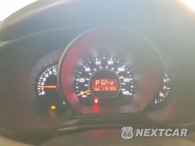 Zdjęcie 9 z 12 samochodu: 2015 KIA SOUL BASE VIN:KNDJN2A2XF7759823 - miniatura