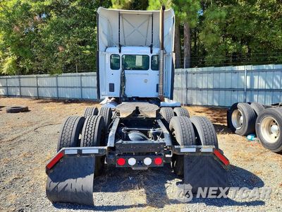 Zdjęcie 6 z 13 samochodu: 2017 KENWORTH T680 SEMI TRUCK VIN:1XKYDP9X4HJ176690 - miniatura