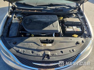 Zdjęcie 11 z 12 samochodu: 2015 CHRYSLER 200 C VIN:1C3CCCCG8FN526438 - miniatura