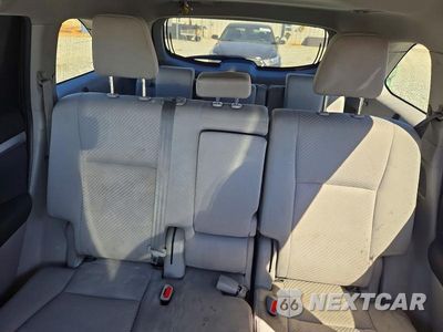 Zdjęcie 10 z 13 samochodu: 2019 TOYOTA HIGHLANDER LE VIN:5TDZARFH1KS055109 - miniatura