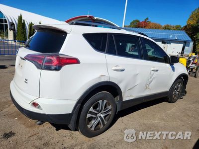 Trzecie zdjęcie samochodu z tyłu: 2017 TOYOTA RAV4 LE VIN:JTMBFREV6HJ109522 - miniatura