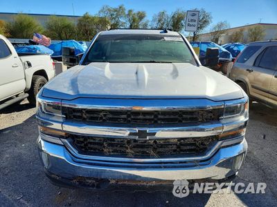 Piąte zdjęcie samochodu w środku: 2017 CHEVROLET SILVERADO K1500 LT VIN:3GCUKREC2HG362406 - miniatura