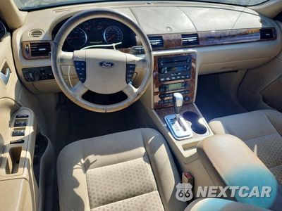 Zdjęcie 8 z 13 samochodu: 2005 FORD FIVE HUNDRED SEL VIN:1FAFP24115G108961 - miniatura