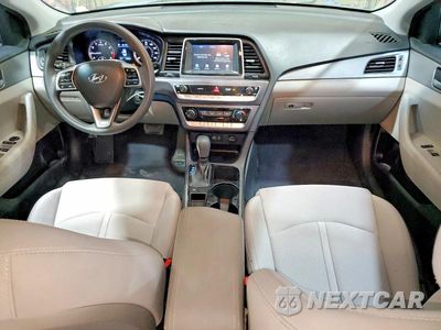 Zdjęcie 8 z 12 samochodu: 2019 HYUNDAI SONATA SE VIN:5NPE24AFXKH742969 - miniatura