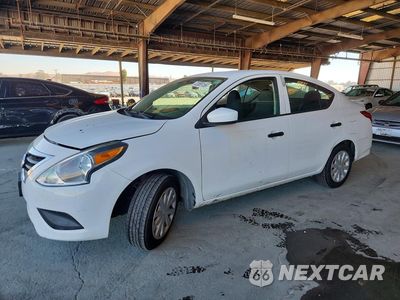 2017 NISSAN VERSA 1.6 S PLUS 3N1CN7AP6HL873837 - główne zdjęcie licytacji z USA - miniatura