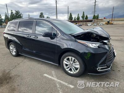 Czwarte zdjęcie samochodu z boku: 2023 TOYOTA SIENNA XLE VIN:5TDJRKEC1PS178693 - miniatura