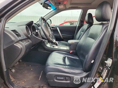Zdjęcie 7 z 12 samochodu: 2013 TOYOTA HIGHLANDER SE VIN:5TDZK3EH0DS133264 - miniatura