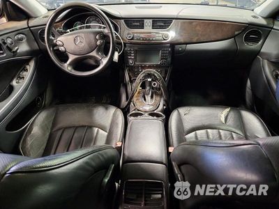 Zdjęcie 8 z 12 samochodu: 2007 MERCEDES-BENZ CLS 550 VIN:WDDDJ72X67A110563 - miniatura