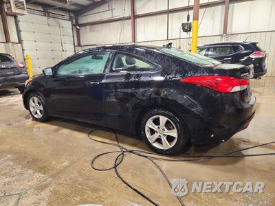 Drugie zdjęcie samochodu z przodu: 2013 HYUNDAI ELANTRA COUPE GS VIN:KMHDH6AE9DU002623 - miniatura