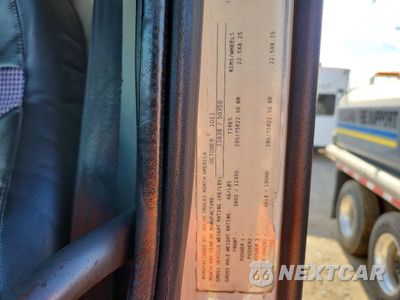 Zdjęcie 13 z 14 samochodu: 2013 VOLVO VNL SEMI TRUCK VIN:4V4NC9EH5DN141269 - miniatura
