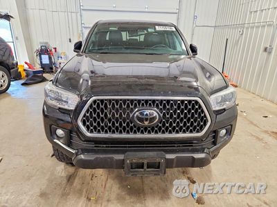 Piąte zdjęcie samochodu w środku: 2018 TOYOTA TACOMA TRD OFF-ROAD VIN:3TMCZ5AN7JM179291 - miniatura