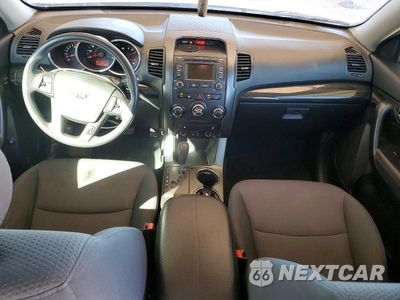 Zdjęcie 8 z 12 samochodu: 2013 KIA SORENTO LX VIN:5XYKT3A66DG391515 - miniatura