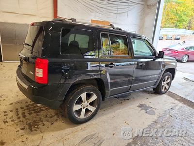 Trzecie zdjęcie samochodu z tyłu: 2016 JEEP PATRIOT LATITUDE VIN:1C4NJRFB0GD670585 - miniatura