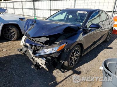 2021 TOYOTA CAMRY XLE 4T1F31AK8MU568837 - główne zdjęcie licytacji z USA - miniatura