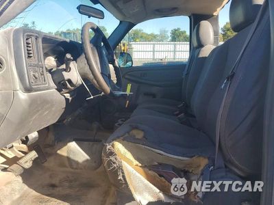 Zdjęcie 7 z 12 samochodu: 2005 CHEVROLET SILVERADO K2500 HEAVY DUTY VIN:1GCHK24U95E264916 - miniatura