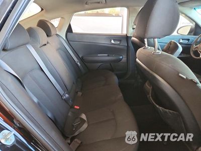Zdjęcie 10 z 12 samochodu: 2017 KIA OPTIMA LX VIN:5XXGT4L33HG131789 - miniatura