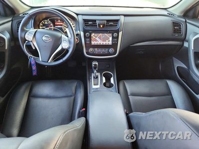 Zdjęcie 8 z 12 samochodu: 2018 NISSAN ALTIMA 2.5 SR VIN:1N4AL3AP3JC238763 - miniatura