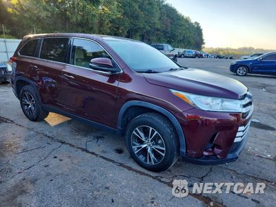 Czwarte zdjęcie samochodu z boku: 2019 TOYOTA HIGHLANDER LE PLUS VIN:5TDZZRFH6KS332782 - miniatura