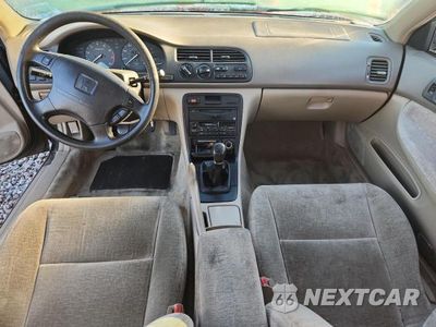 Zdjęcie 8 z 12 samochodu: 1996 HONDA ACCORD EX VIN:1HGCD5551TA108050 - miniatura