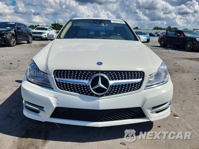Piąte zdjęcie samochodu w środku: 2012 MERCEDES-BENZ C 250 VIN:WDDGF4HB5CA632037 - miniatura