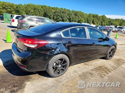 Trzecie zdjęcie samochodu z tyłu: 2017 KIA FORTE LX VIN:3KPFK4A78HE038411 - miniatura