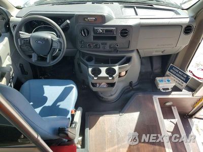 Zdjęcie 8 z 13 samochodu: 2021 FORD E350 SHUTTLE BUS VIN:1FDEE3FNXMDC10823 - miniatura