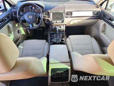 Zdjęcie 8 z 12 samochodu: 2016 VOLKSWAGEN TOUAREG SPORT VIN:WVGEF9BP4GD002397 - miniatura