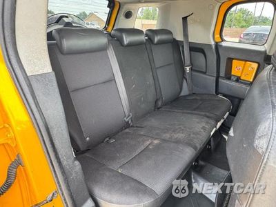 Zdjęcie 6 z 10 samochodu: 2007 TOYOTA FJ CRUISER BASE VIN:JTEBU11FX70045071 - miniatura