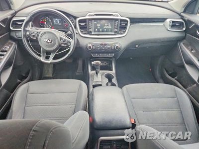 Zdjęcie 8 z 13 samochodu: 2017 KIA SORENTO LX VIN:5XYPG4A34HG192796 - miniatura