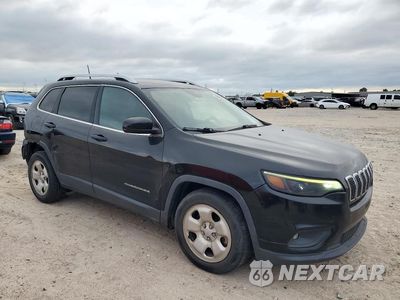 Czwarte zdjęcie samochodu z boku: 2019 JEEP CHEROKEE LATITUDE VIN:1C4PJLCX9KD109431 - miniatura