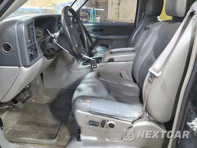 Zdjęcie 7 z 12 samochodu: 2004 CHEVROLET SUBURBAN K1500 VIN:3GNFK16Z84G309871 - miniatura