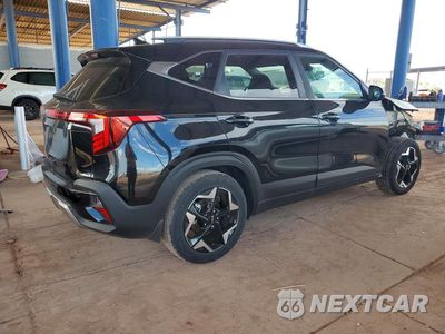 Trzecie zdjęcie samochodu z tyłu: 2025 KIA SELTOS EX VIN:KNDER2AA0S7797830 - miniatura