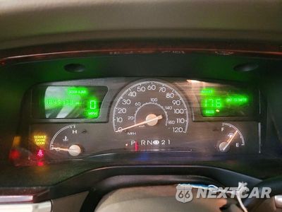Zdjęcie 9 z 12 samochodu: 2003 LINCOLN TOWN CAR CARTIER VIN:1LNHM83W73Y690062 - miniatura