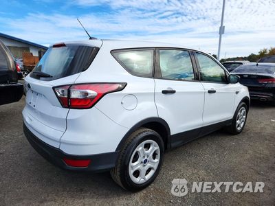 Trzecie zdjęcie samochodu z tyłu: 2017 FORD ESCAPE S VIN:1FMCU0F75HUC83193 - miniatura