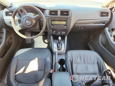 Zdjęcie 8 z 12 samochodu: 2011 VOLKSWAGEN JETTA SE VIN:3VWDX7AJ5BM371018 - miniatura