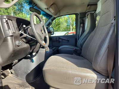 Zdjęcie 7 z 13 samochodu: 2019 CHEVROLET EXPRESS G2500 VIN:1GCWGAFG2K1371853 - miniatura