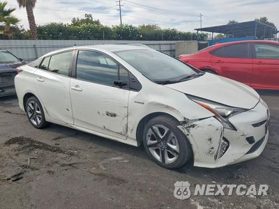Czwarte zdjęcie samochodu z boku: 2017 TOYOTA PRIUS FOUR TOURING VIN:JTDKARFU2H3030325 - miniatura
