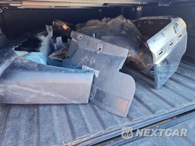 Zdjęcie 13 z 14 samochodu: 2007 CHEVROLET SILVERADO K3500 VIN:1GCJK33D57F171154 - miniatura