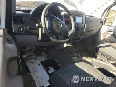 Zdjęcie 8 z 13 samochodu: 2012 MERCEDES-BENZ SPRINTER 2500 DELIVERY VAN VIN:WD3PE7CC8C5610471 - miniatura