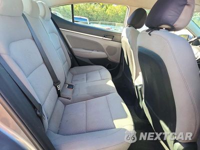 Zdjęcie 10 z 12 samochodu: 2019 HYUNDAI ELANTRA SEL VIN:5NPD84LF2KH408412 - miniatura