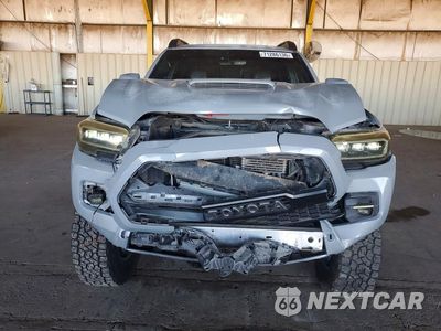 Piąte zdjęcie samochodu w środku: 2019 TOYOTA TACOMA TRD SPORT VIN:3TMAZ5CN7KM109196 - miniatura