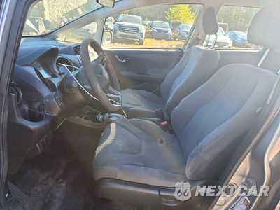 Zdjęcie 7 z 12 samochodu: 2010 HONDA FIT SPORT VIN:JHMGE8H21AS000677 - miniatura