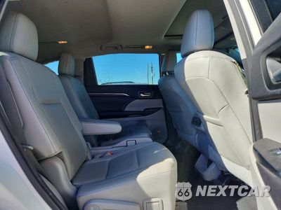 Zdjęcie 11 z 13 samochodu: 2016 TOYOTA HIGHLANDER LIMITED VIN:5TDDKRFH0GS330094 - miniatura