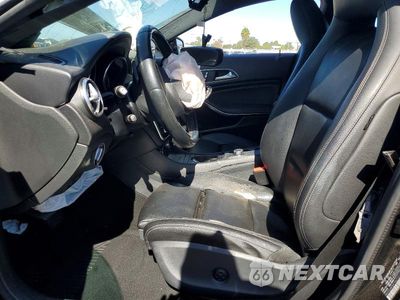 Zdjęcie 7 z 12 samochodu: 2018 MERCEDES-BENZ CLA 250 VIN:WDDSJ4EBXJN673217 - miniatura