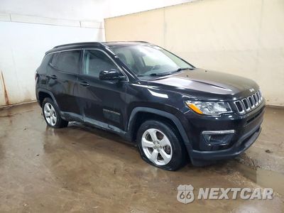 Czwarte zdjęcie samochodu z boku: 2019 JEEP COMPASS LATITUDE VIN:3C4NJDBB5KT647119 - miniatura