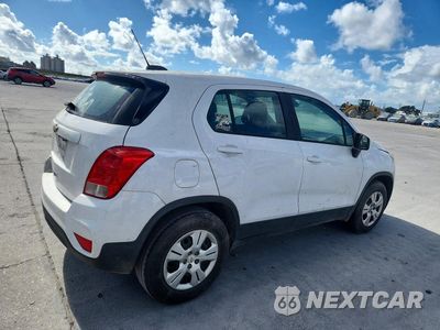 Trzecie zdjęcie samochodu z tyłu: 2018 CHEVROLET TRAX LS VIN:3GNCJKSB8JL358818 - miniatura
