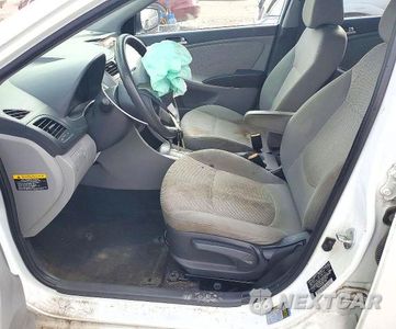 Zdjęcie 7 z 12 samochodu: 2014 HYUNDAI ACCENT GS VIN:KMHCT5AE9EU194728 - miniatura