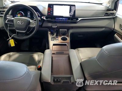 Zdjęcie 8 z 14 samochodu: 2021 TOYOTA SIENNA XLE VIN:5TDJRKEC8MS037535 - miniatura